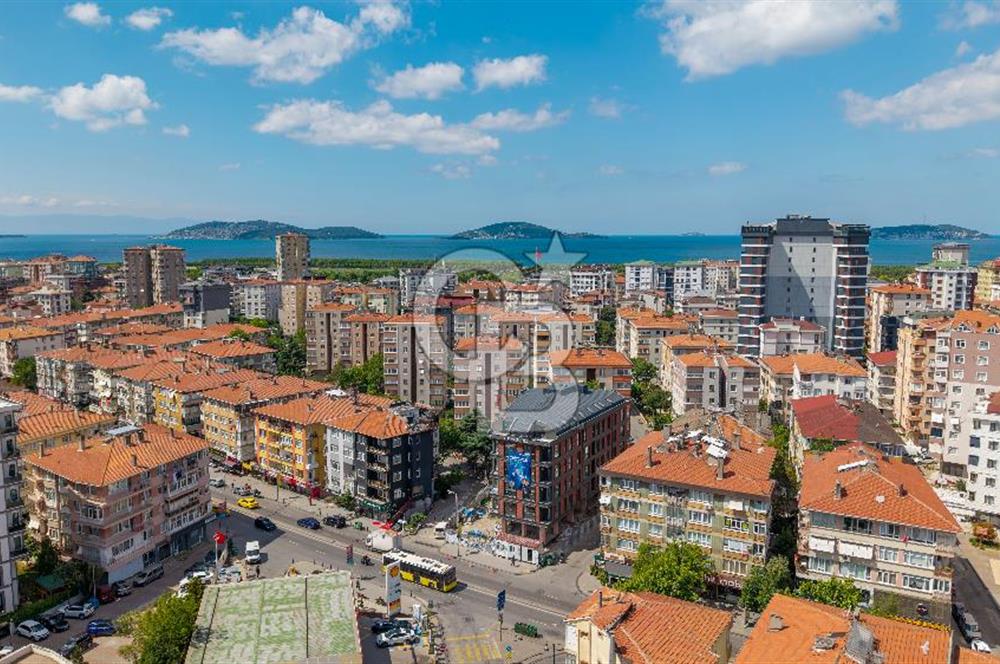 Maltepe Feyzullah Mah. Minibüs Cad. Üzeri 400 m2 Satılık Dükkan!