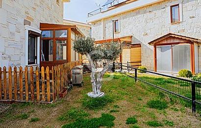 Yenifoça Stone House Sitesinde Satılık Dubleks Taş Villa