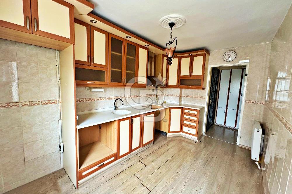 BORNOVA EVKA 3'TE SATILIK 3+1 ÇİFT CEPHE DAİRE