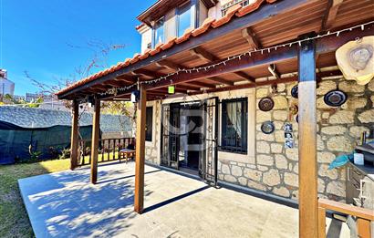 ÇEŞME ALAÇATI'DA KİRALIK HAVUZLU VİLLA
