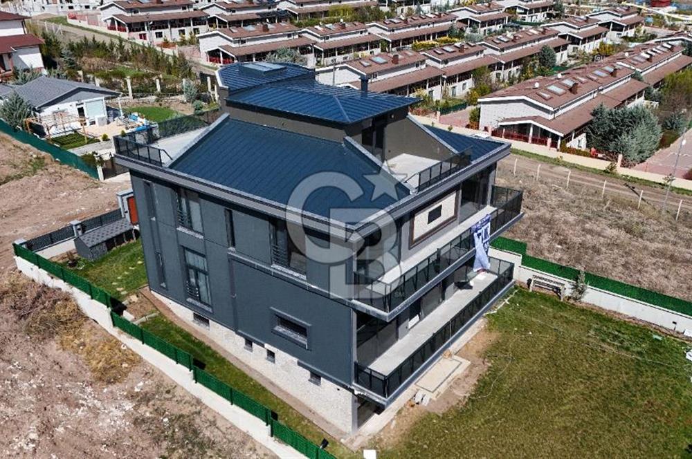 GÖLBAŞI'NDA GÖL MANZARALI EMSALSİZ 6+1 4 KATLI SATILIK VİLLA