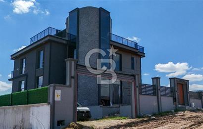 GÖLBAŞI'NDA GÖL MANZARALI EMSALSİZ 6+1 4 KATLI SATILIK VİLLA