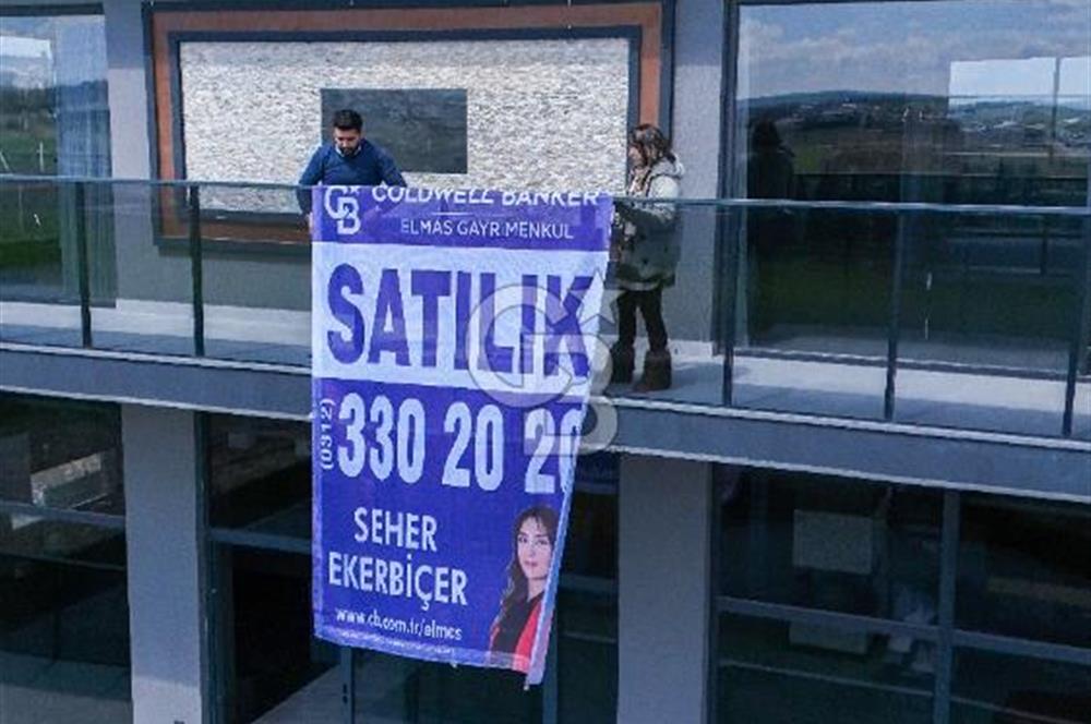 GÖLBAŞI'NDA GÖL MANZARALI EMSALSİZ 6+1 4 KATLI SATILIK VİLLA