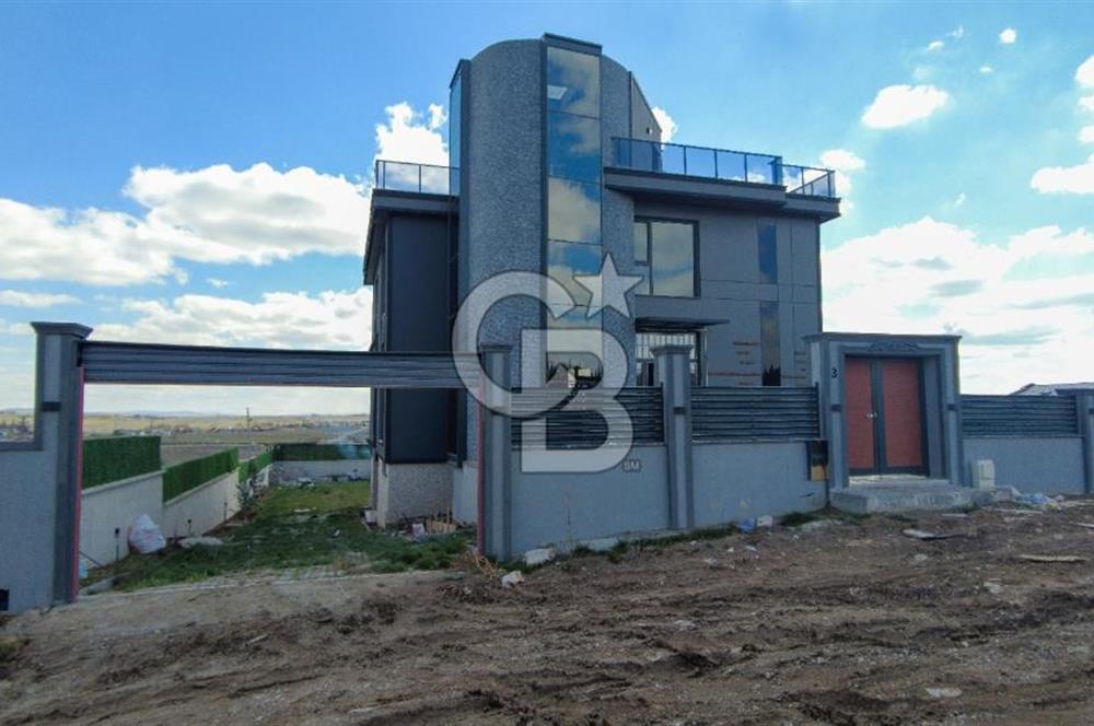 GÖLBAŞI'NDA GÖL MANZARALI EMSALSİZ 6+1 4 KATLI SATILIK VİLLA