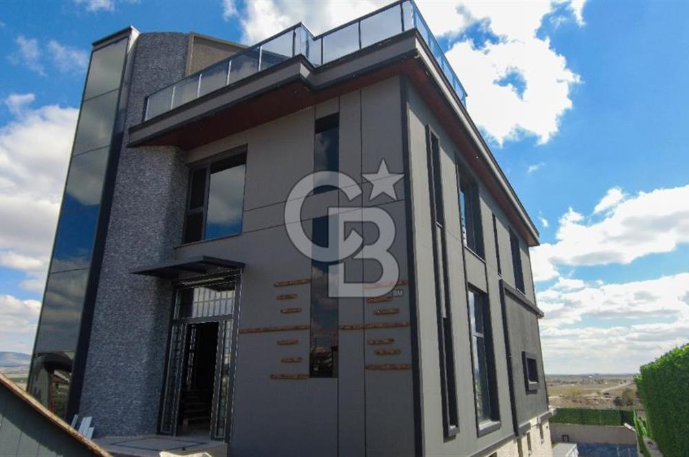 GÖLBAŞI'NDA GÖL MANZARALI EMSALSİZ 6+1 4 KATLI SATILIK VİLLA