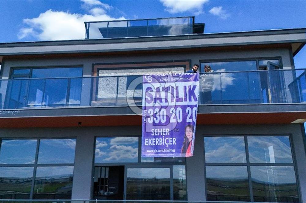 GÖLBAŞI'NDA GÖL MANZARALI EMSALSİZ 6+1 4 KATLI SATILIK VİLLA