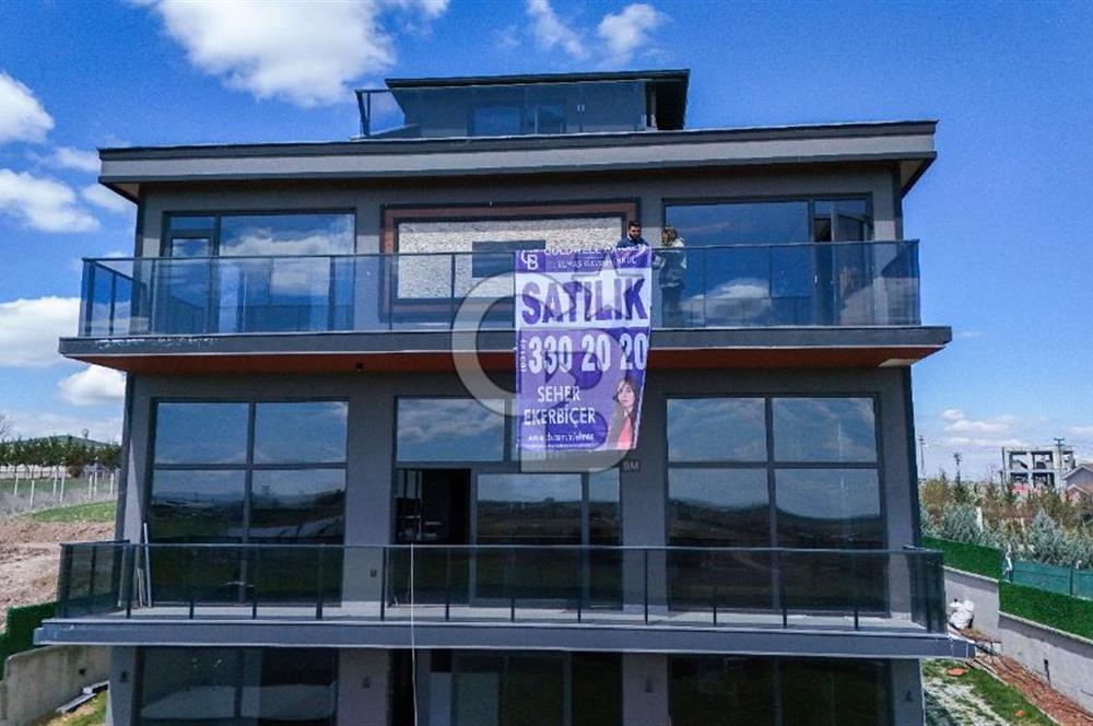 GÖLBAŞI'NDA GÖL MANZARALI EMSALSİZ 6+1 4 KATLI SATILIK VİLLA