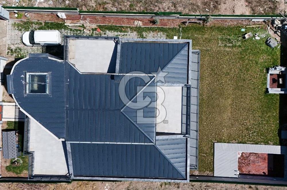 GÖLBAŞI'NDA GÖL MANZARALI EMSALSİZ 6+1 4 KATLI SATILIK VİLLA