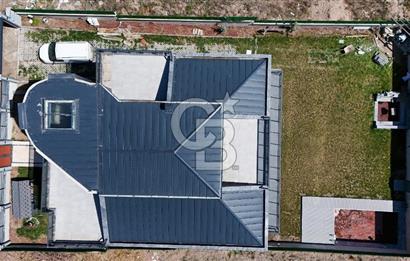 GÖLBAŞI'NDA GÖL MANZARALI EMSALSİZ 6+1 4 KATLI SATILIK VİLLA