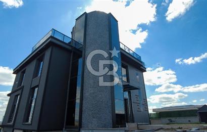 GÖLBAŞI'NDA GÖL MANZARALI EMSALSİZ 6+1 4 KATLI SATILIK VİLLA