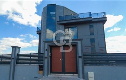 GÖLBAŞI'NDA GÖL MANZARALI EMSALSİZ 6+1 4 KATLI SATILIK VİLLA