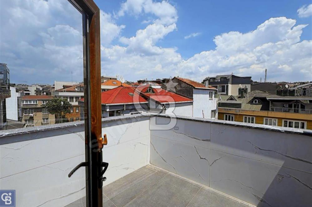 Kemerburgaz meydanda satılık 2+1 lüx daire