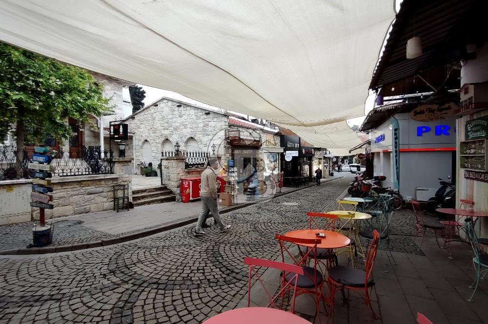 URLA SANAT SOKAĞININ EN İŞLEK YERİNDE SATILIK DÜKKAN FIRSATI!! 
