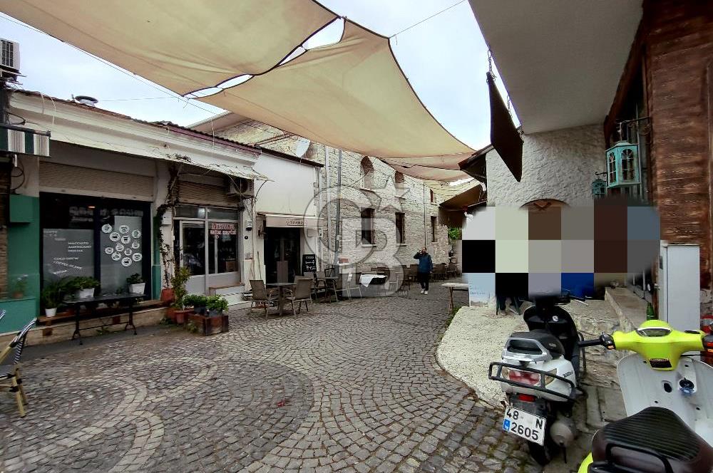 URLA SANAT SOKAĞININ EN İŞLEK YERİNDE SATILIK DÜKKAN FIRSATI!! 