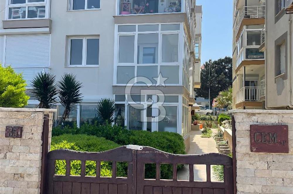 Güzelbahçe Siteler'de Yalı Dairesi ve Muhteşem Deniz Manzarası