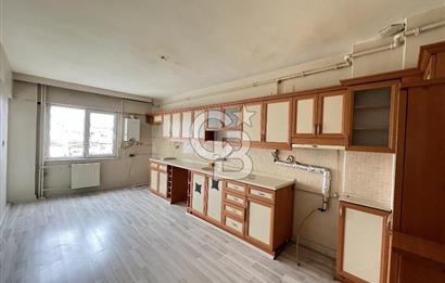 İSTİKLAL CADDESİ ÜZERİNDE 170 M² 3+1 KİRALIK DAİRE