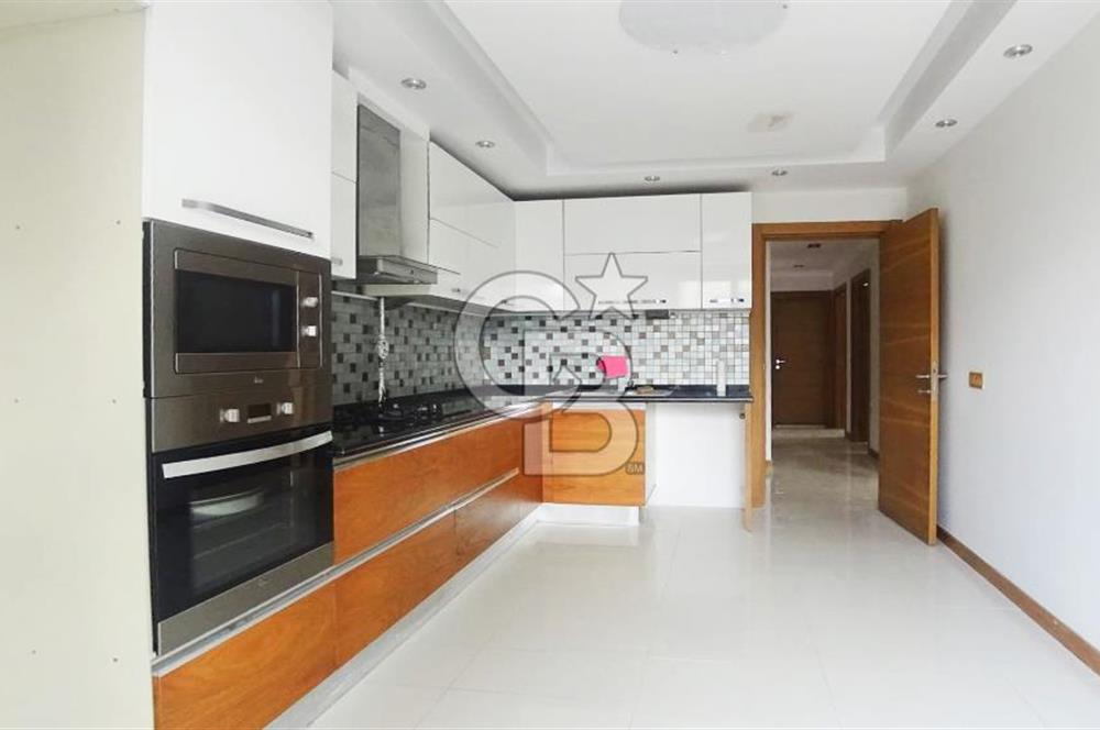 Mavişehir Yalı Mahallesinde Merkezi Konumlu Kiralık 3+1 Daire
