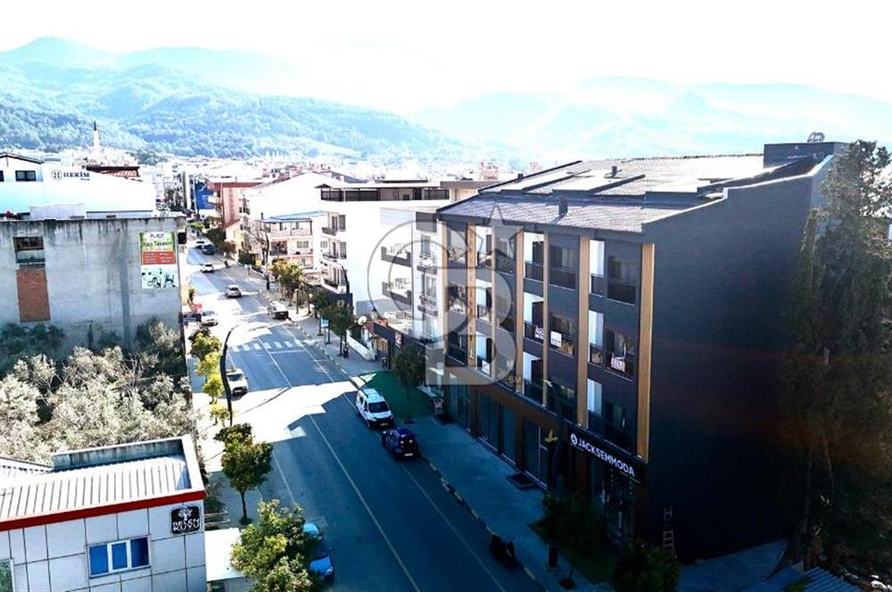 KUŞADASI DAVUTLAR MERKEZ , CADDE ÜZERİ 2+1 SATILIK DAİRE 