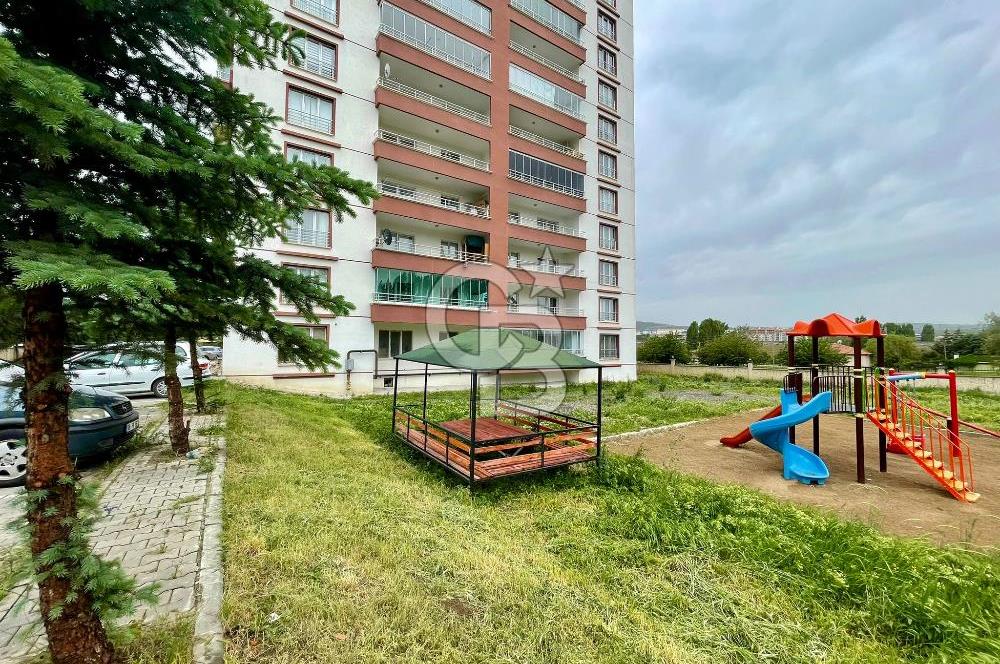 ELMADAĞ HASANOĞLAN'DA SAMSUN YOLA YAKIN SİTEDE SATILIK 3+1 DAİRE