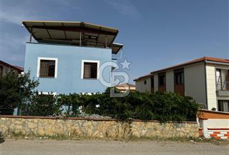 Foça Kazım Dirik Mah Satılık Müstakil 2+1 Dubleks Villa