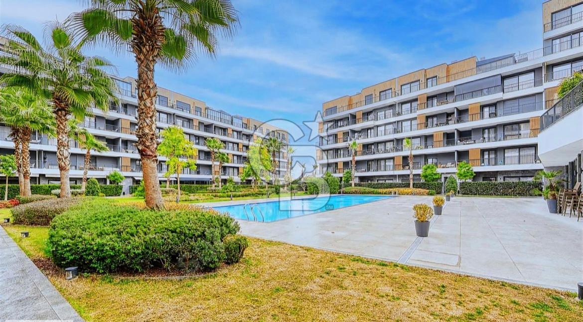 Cihad Karman'dan Aryom Koru'da Bahçeli Havuz Cephe Satılık Daire