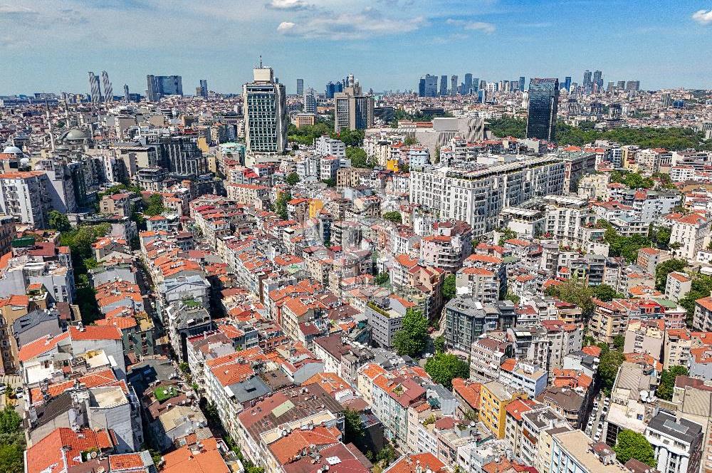 Cihangirin Kalbinde Müstakil Bahçeli Lüks Daire