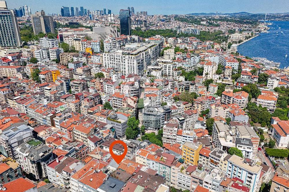 Cihangir Boğaza Komşu Asansörlü Butik 0 Binada 2+1 Daire