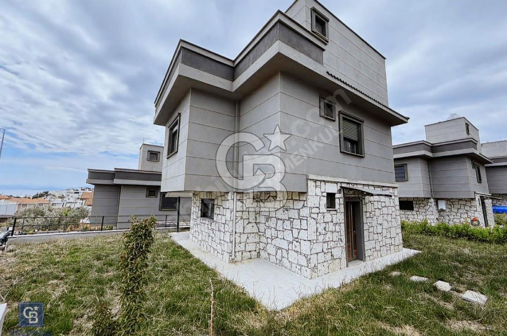 ÇANDARLI MİNA KONAKLARINDA SATILIK MÜSTAKİL VİLLA