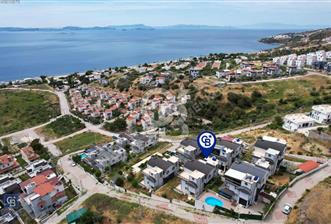 ÇANDARLI KONAKLARIN'DA SATILIK 4+1 VİLLA