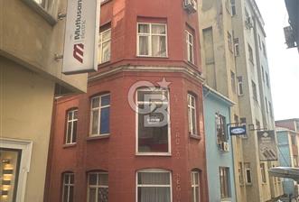 GALATA KULESİNE ADIM MESAFEDE TARİHİ BİNADA KİRALIK OFİS / BÜRO