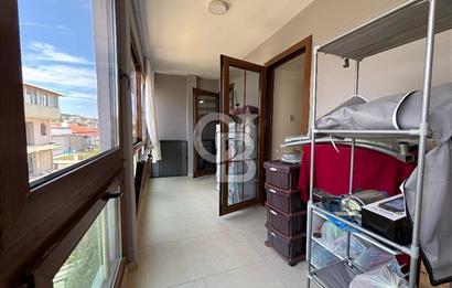 ÜRKMEZ'DE BAHÇELİ SAHİLE 200 MT FULL EŞYALI 3+1 DUBLEKS YAZLIK