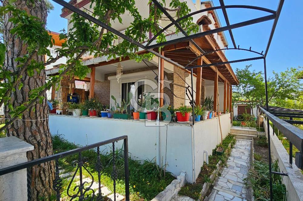 Mordoğan'da Site içi Full Eşyalı 5+1 Kiralık Tripleks