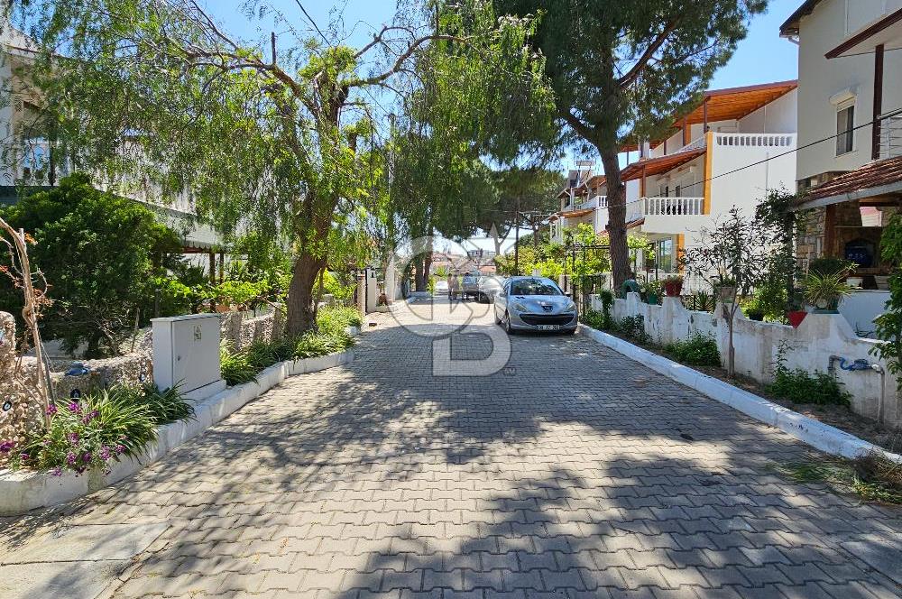 Mordoğan'da Site içi Full Eşyalı 5+1 Kiralık Tripleks