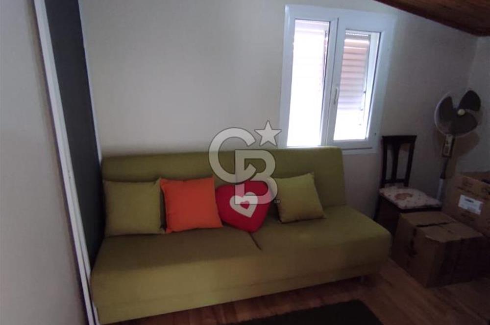 Mordoğan'da Site içi Full Eşyalı 5+1 Kiralık Tripleks