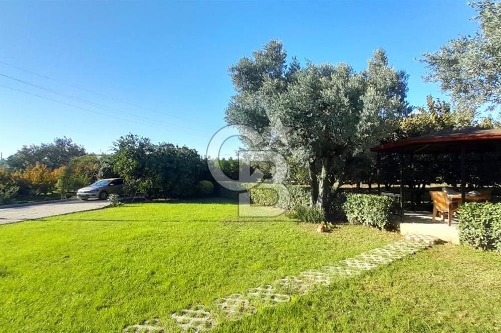 ALTINOVA CUMHURİYET MAH. 5350 M2 ARAZİ VE İÇİNDE SATILIK VİLLA!