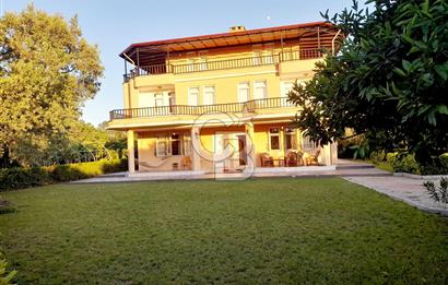 ALTINOVA CUMHURİYET MAH. 5350 M2 ARAZİ VE İÇİNDE SATILIK VİLLA!