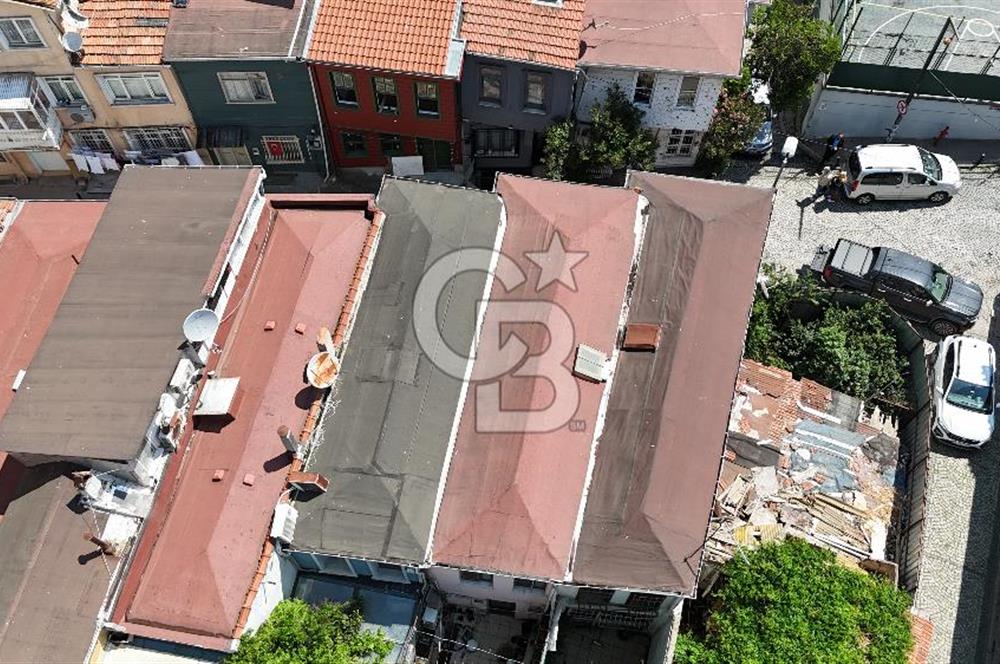 Ortaköyün Kalbinde, Bahçeli ve 3 Katlı Ahşap Ev Eşsiz Yatırım