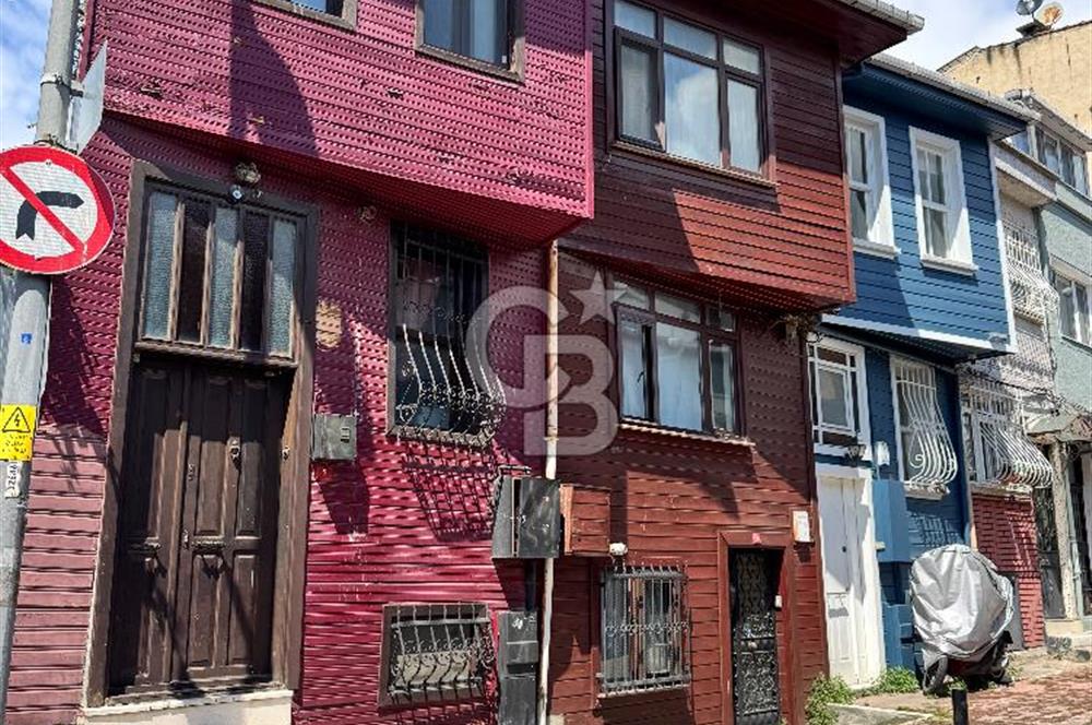 Ortaköyün Kalbinde, Bahçeli ve 3 Katlı Ahşap Ev Eşsiz Yatırım
