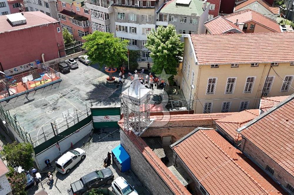Ortaköyün Kalbinde, Bahçeli ve 3 Katlı Ahşap Ev Eşsiz Yatırım