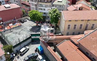 Ortaköyün Kalbinde, Bahçeli ve 3 Katlı Ahşap Ev Eşsiz Yatırım