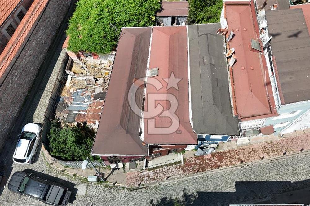 Ortaköyün Kalbinde, Bahçeli ve 3 Katlı Ahşap Ev Eşsiz Yatırım
