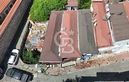 Ortaköyün Kalbinde, Bahçeli ve 3 Katlı Ahşap Ev Eşsiz Yatırım