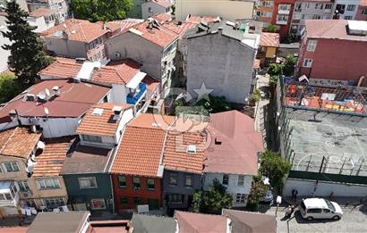Ortaköyün Kalbinde, Bahçeli ve 3 Katlı Ahşap Ev Eşsiz Yatırım