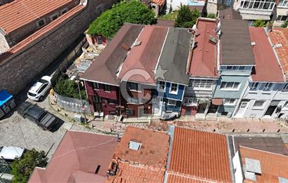 Ortaköyün Kalbinde, Bahçeli ve 3 Katlı Ahşap Ev Eşsiz Yatırım