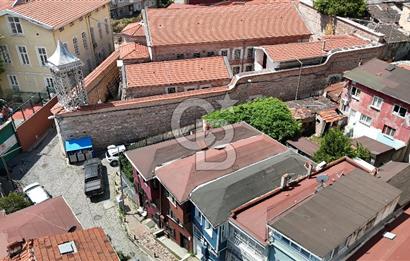 Ortaköyün Kalbinde, Bahçeli ve 3 Katlı Ahşap Ev Eşsiz Yatırım