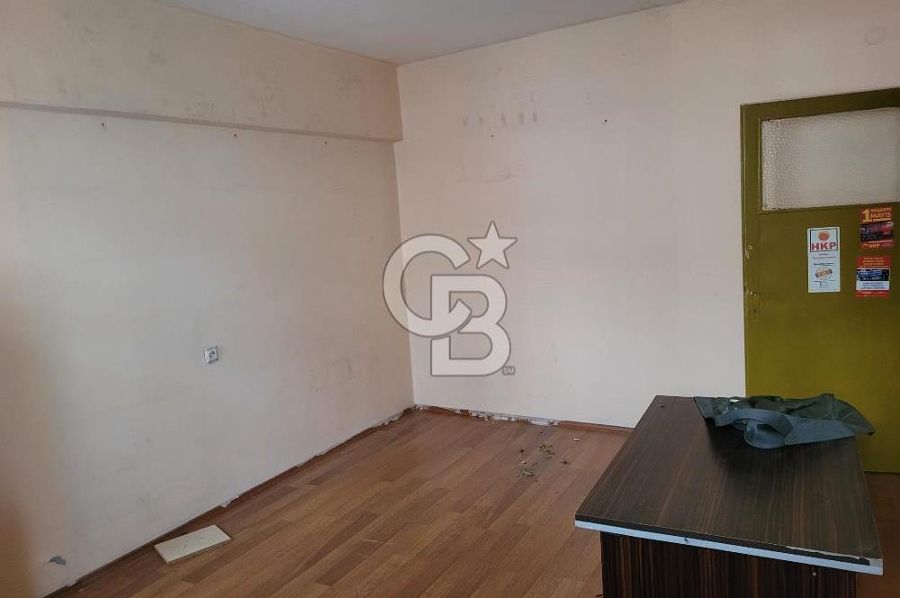 KIZILAY KARANFİL 1 SOKAKTA İŞYERİNE DE UYGUN KİRALIK DAİRE