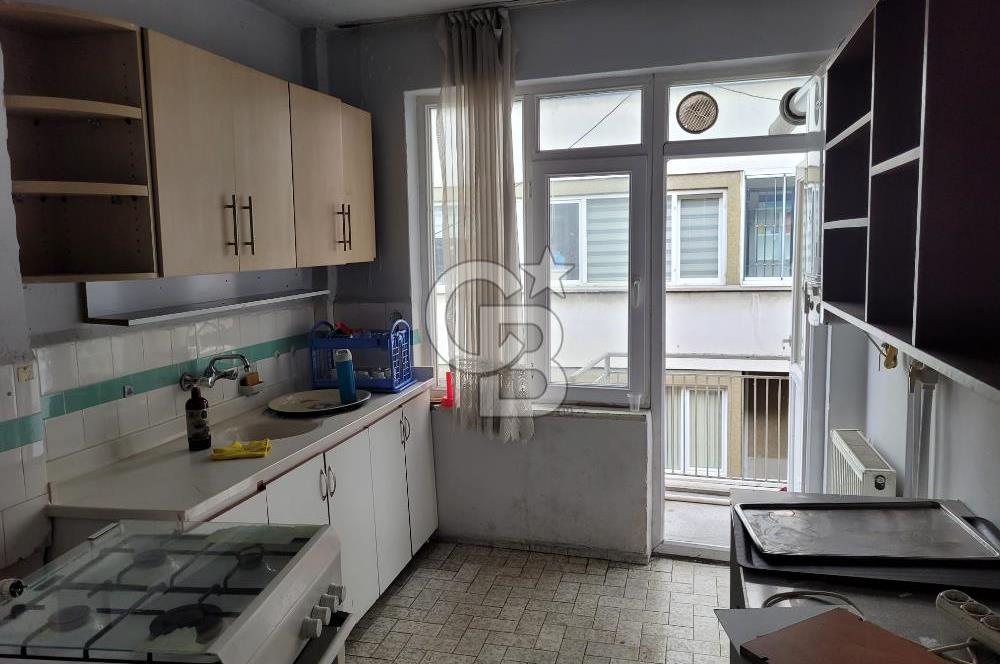 KIZILAY KARANFİL 1 SOKAKTA İŞYERİNE DE UYGUN KİRALIK DAİRE