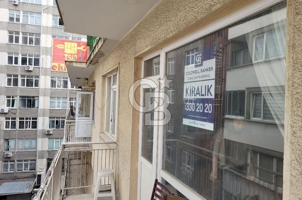 KIZILAY KARANFİL 1 SOKAKTA İŞYERİNE DE UYGUN KİRALIK DAİRE