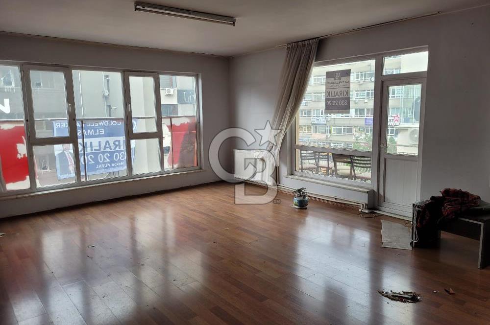 KIZILAY KARANFİL 1 SOKAKTA İŞYERİNE DE UYGUN KİRALIK DAİRE