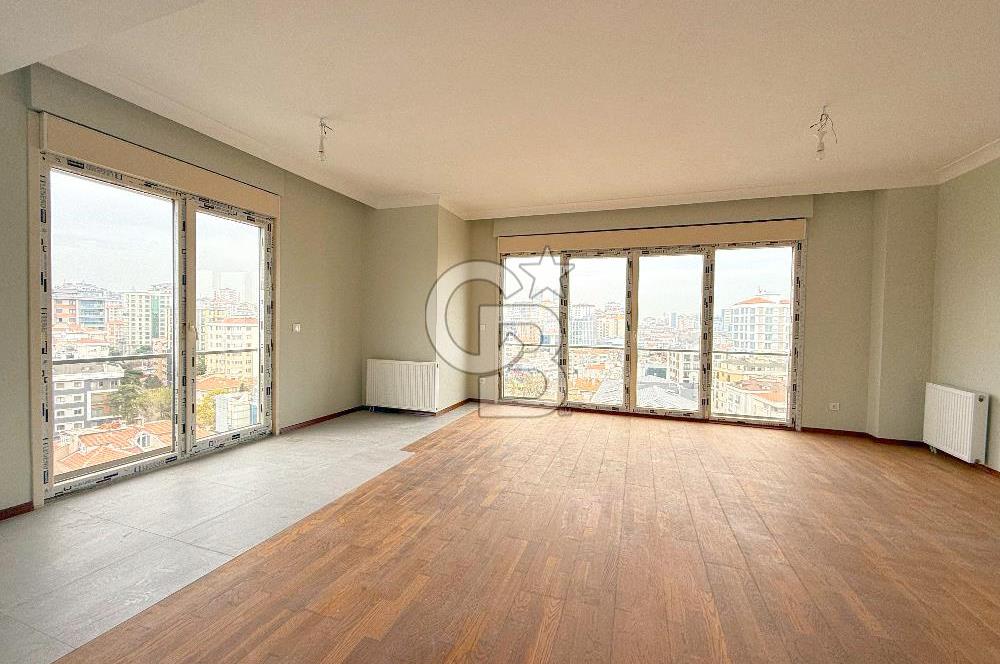 Kalamış Kolej Sokakta Deniz Manzaralı, Teraslı, 4+1 Daire